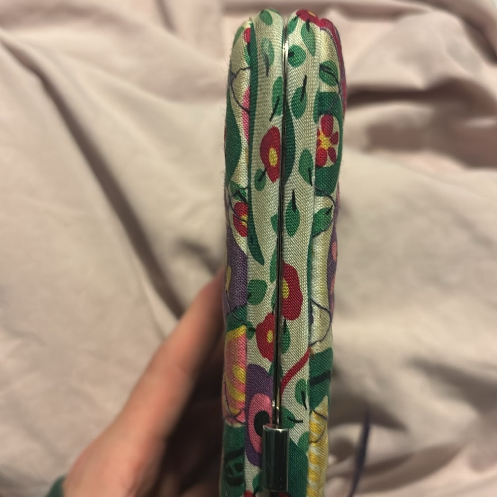Vera Bradley Viva La Vera hard clasp wallet - Picture 7 of 7
